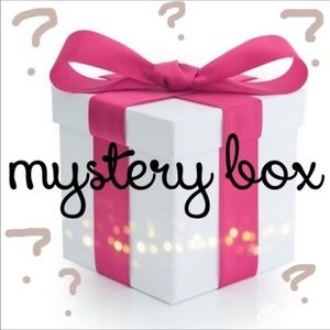 MYSTERY BOX 5 LB NEW or EUC 👖🥾🧢🧤🕶🛍 women’s top,pants,skirts,sweaters,jeans more